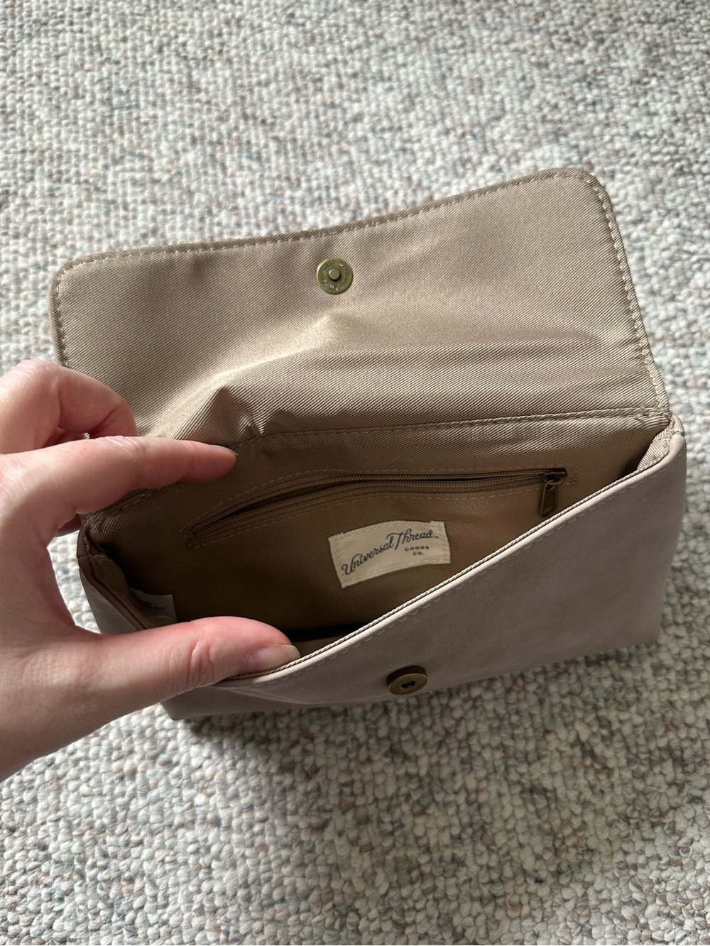 Universal Thread Tan Fanny Pack Belt Bag - Picture 2 of 3